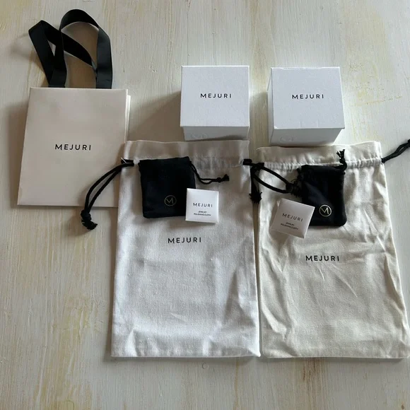 Mejuri Packaging - Picture 1 of 1